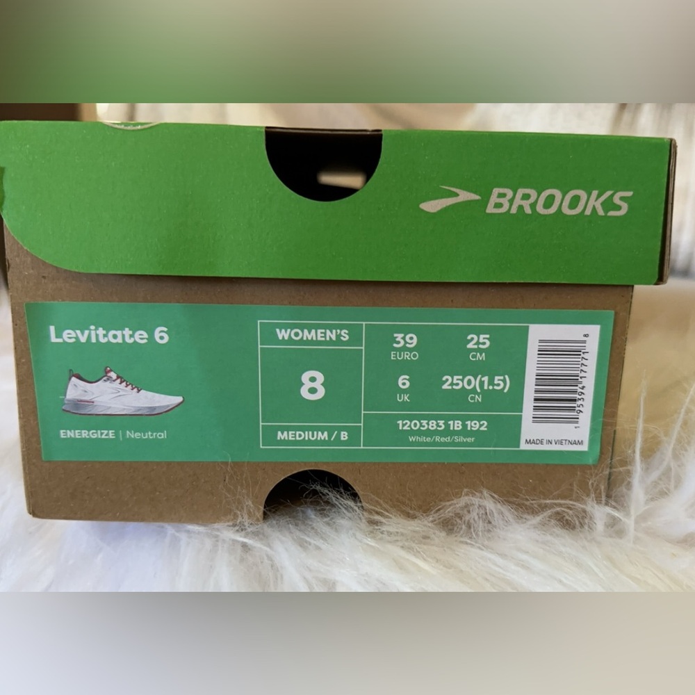 Brooks Levitate 6 Snowflake Shoes Sz 8